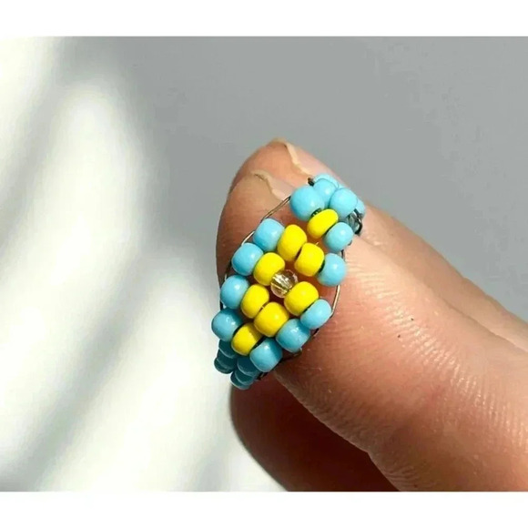 Vintage Handmade Blue & Yellow Beaded Tapered Shank Ring - Size 4 - Picture 6 of 8